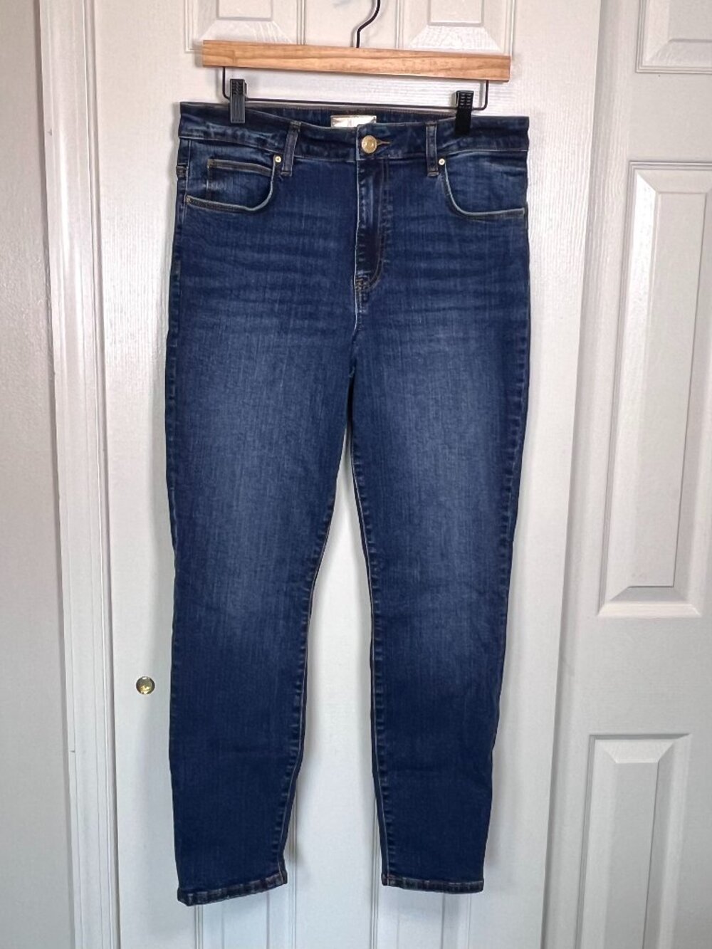 Kut from the Kloth Charlize High Rise Cigarette Jean Medium Wash Size 10